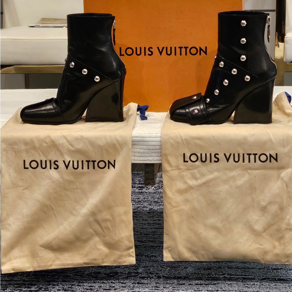 Louis Vuitton Leather Studded
Accents Lace-Up Boots #LOU1094110